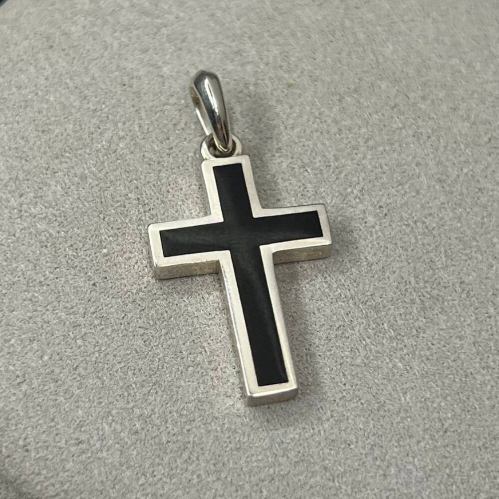 Authentic DAVID YURMAN men's cross pendant black onyx and sterling silver